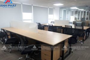 Sắm bàn làm việc nhân viên văn phòng chất lượng với giá cao?