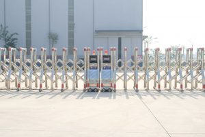 Những Lưu Ý Quan Trọng Khi Xem Báo Giá Cổng Xếp