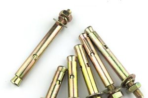 Các Yếu Tố Ảnh Hưởng Đến Giá Cả và Chất Lượng Tại Đại Lý Nở Sắt